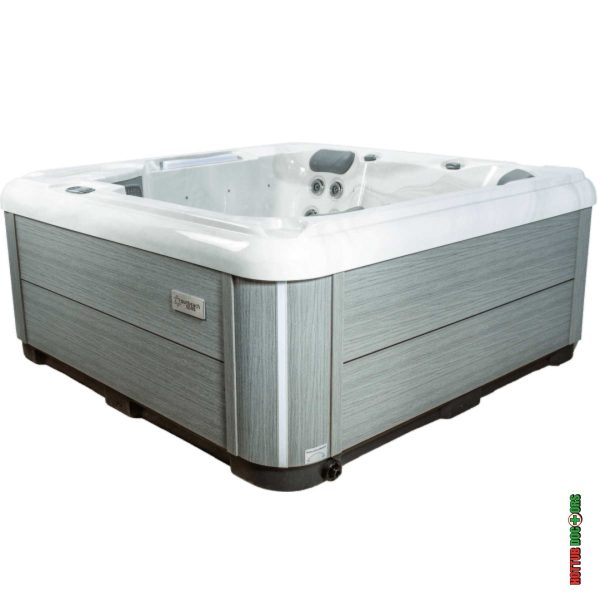 Pelicano hot tub grey side panels view