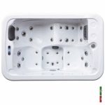 Sundowner Hot Tub. Overhead photo showing the seating arrangement.
